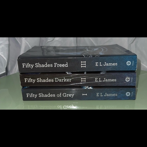 Fifty shades of gray bundle books - Picture 1 of 2